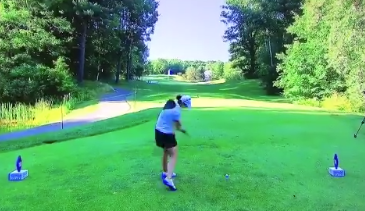 Watch: Lee misses cut, hands putter to kid while walking off green